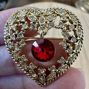 Victorian Trading Co Heart Pendant Brooch Pin 1.25 Inch Red‎ Clear Crystals Gold
